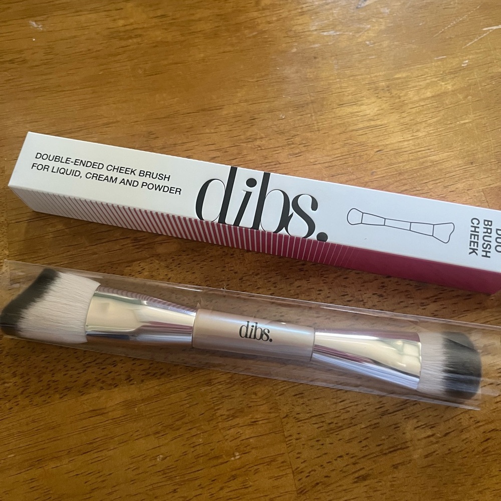 Dibs beauty duo Brush for cheeks and blush BRAND NEW $30